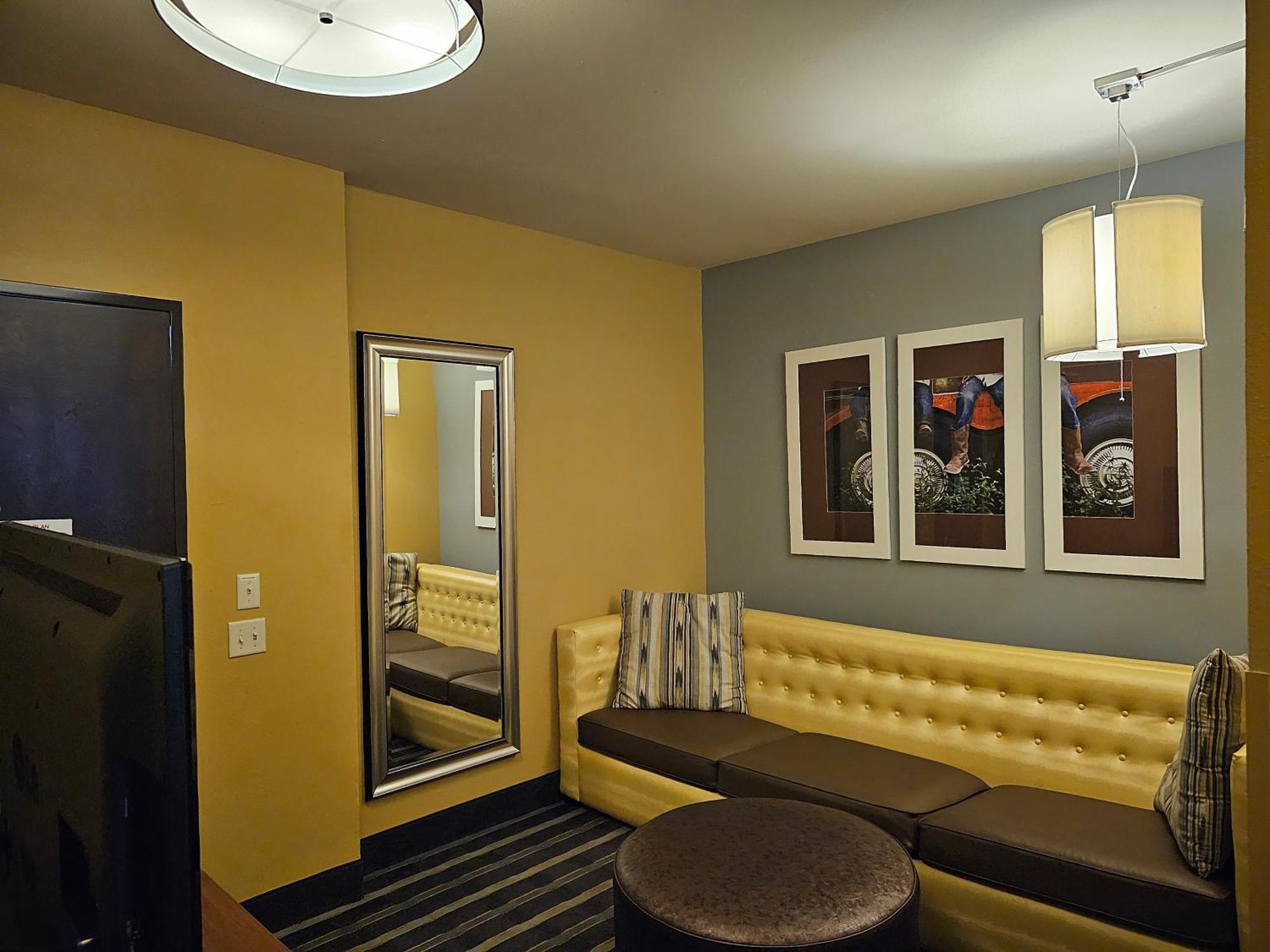 Holiday Inn Express & Suites Perry-National Fairground Area By Ihg Εξωτερικό φωτογραφία