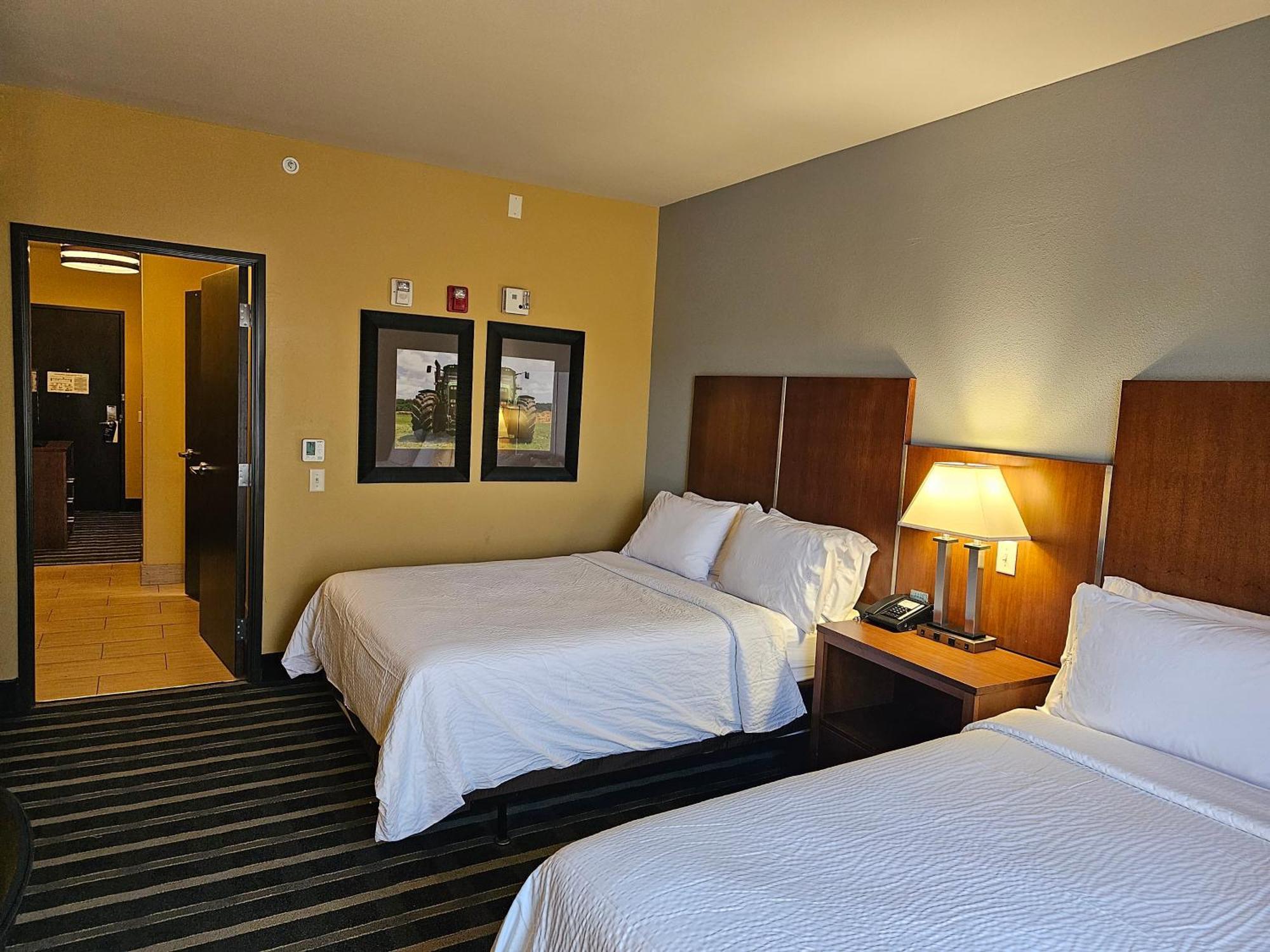 Holiday Inn Express & Suites Perry-National Fairground Area By Ihg Εξωτερικό φωτογραφία
