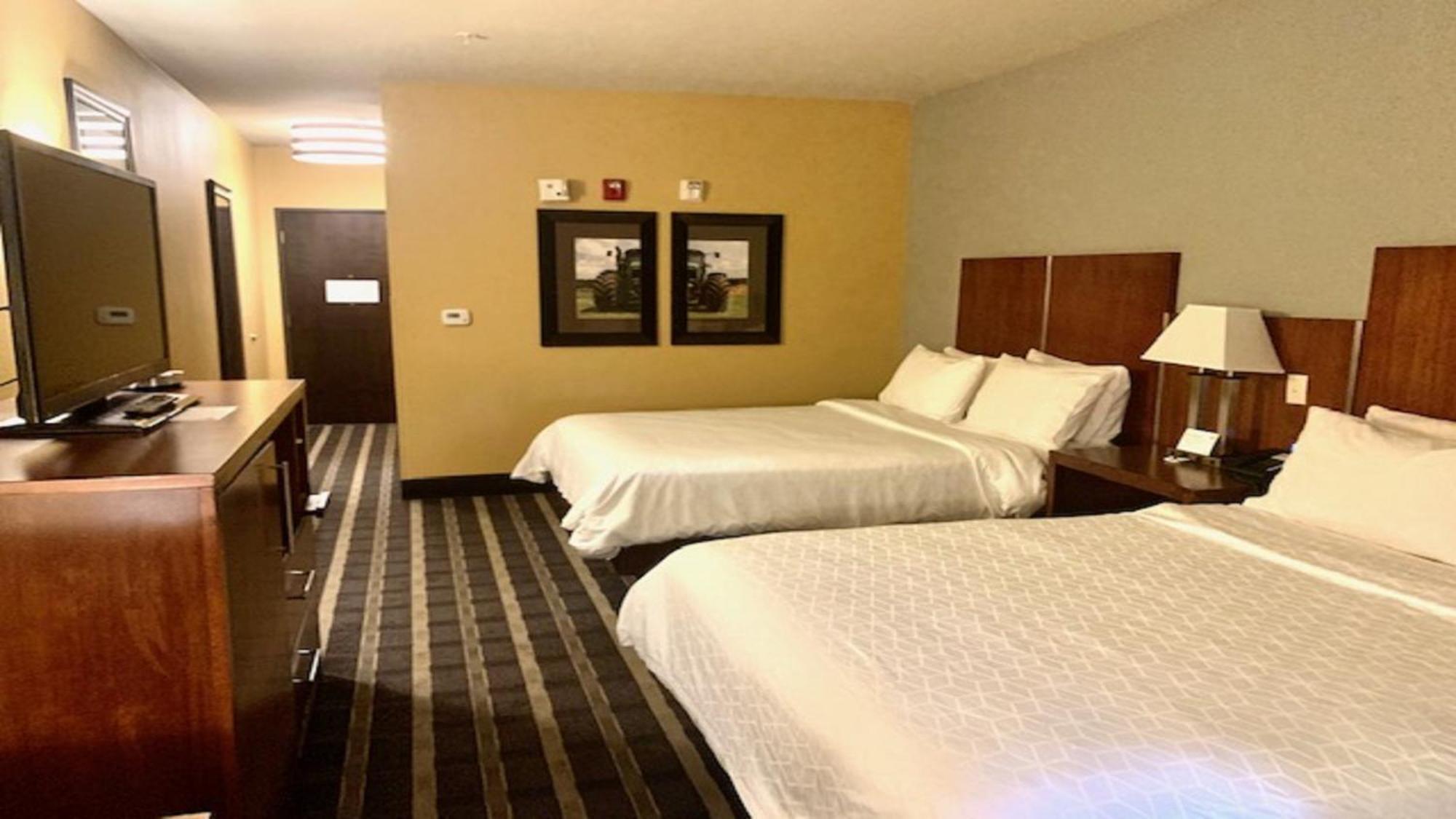 Holiday Inn Express & Suites Perry-National Fairground Area By Ihg Εξωτερικό φωτογραφία
