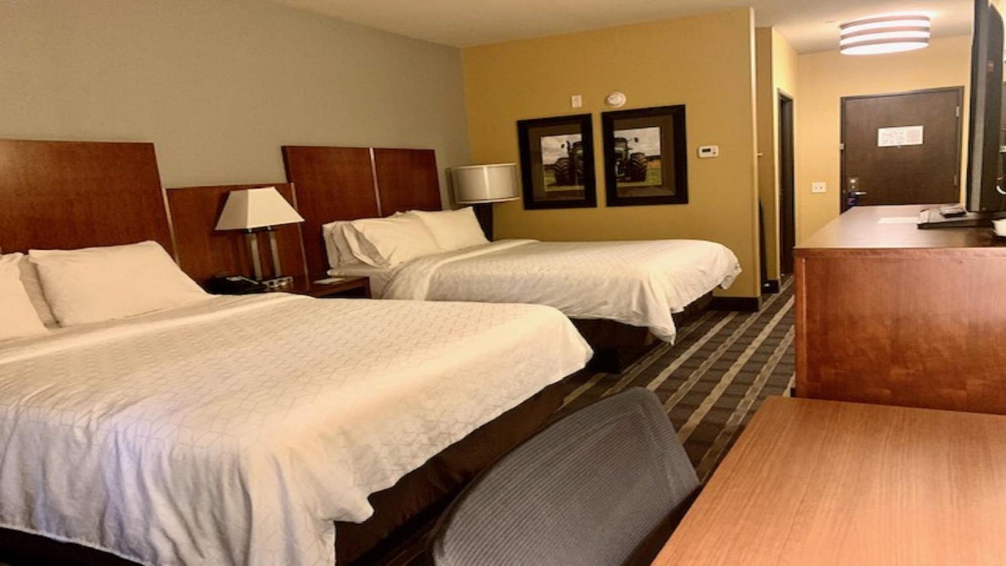 Holiday Inn Express & Suites Perry-National Fairground Area By Ihg Εξωτερικό φωτογραφία