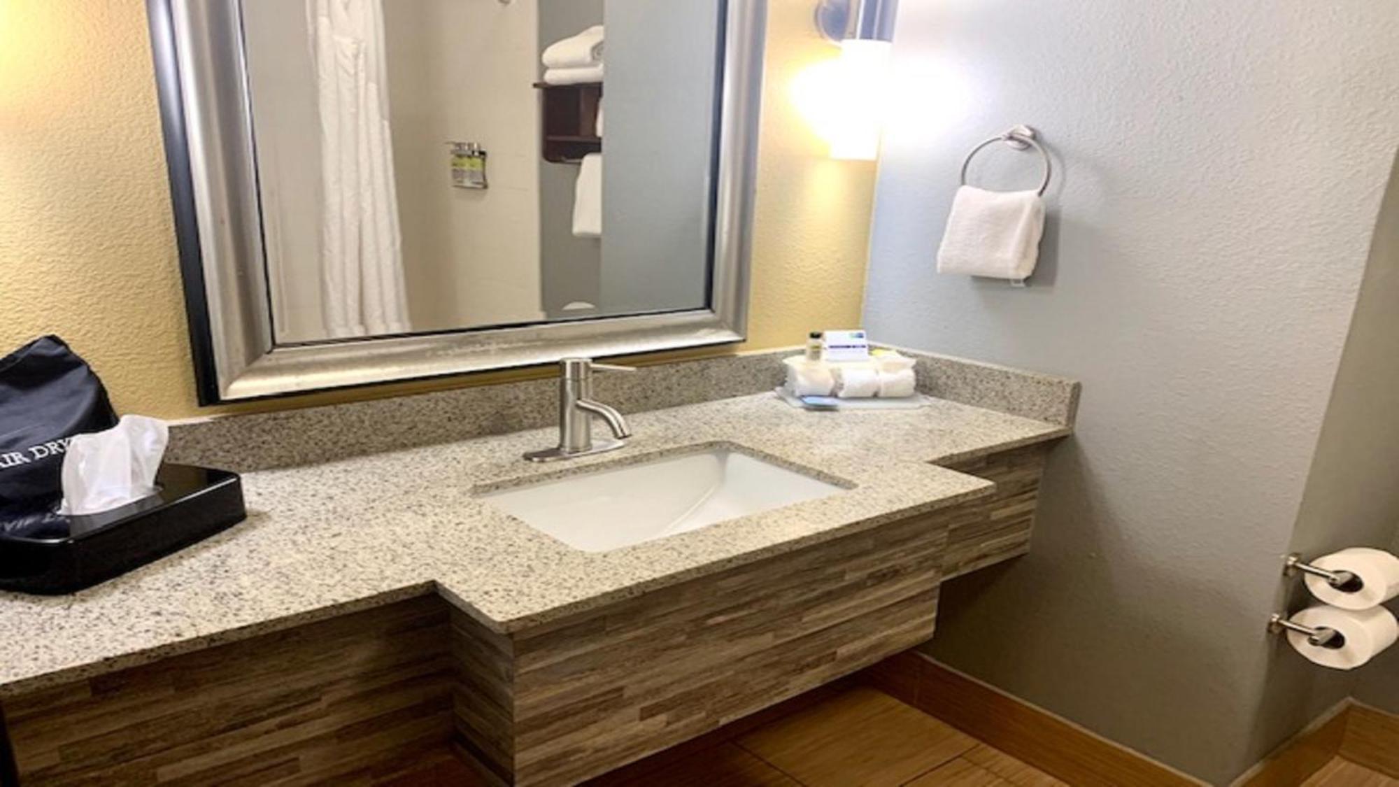 Holiday Inn Express & Suites Perry-National Fairground Area By Ihg Εξωτερικό φωτογραφία