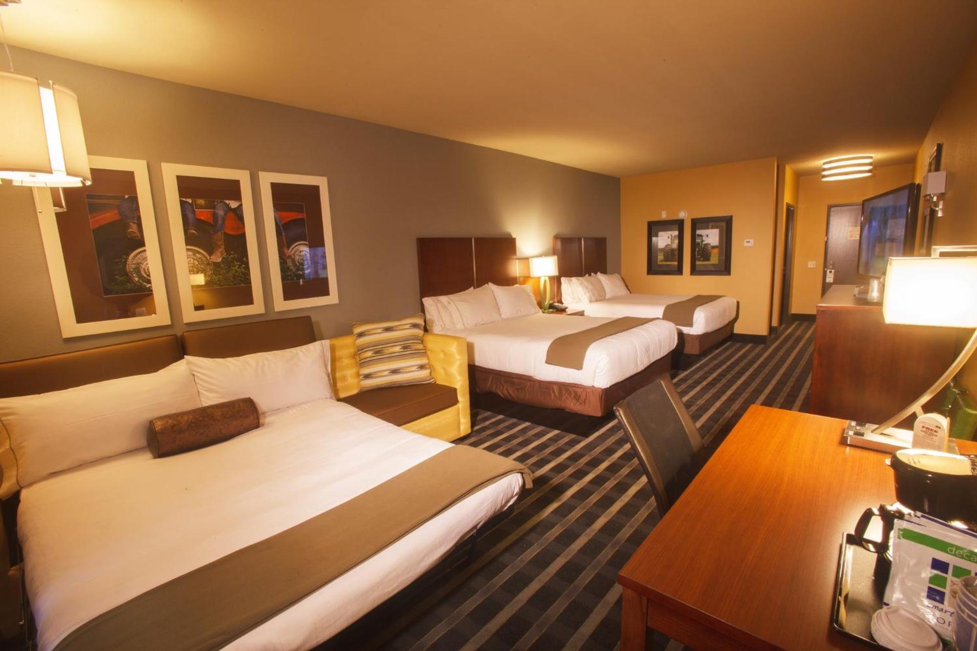 Holiday Inn Express & Suites Perry-National Fairground Area By Ihg Εξωτερικό φωτογραφία