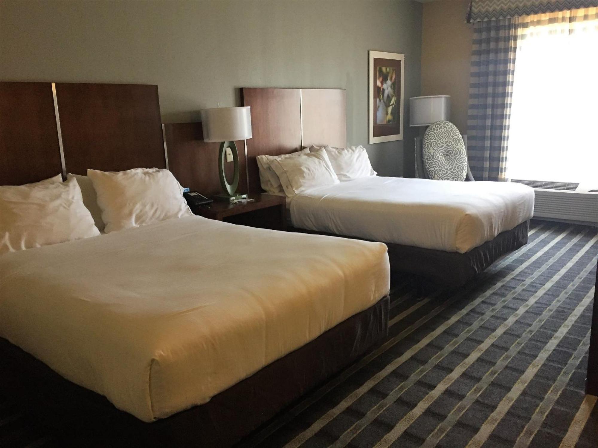 Holiday Inn Express & Suites Perry-National Fairground Area By Ihg Εξωτερικό φωτογραφία