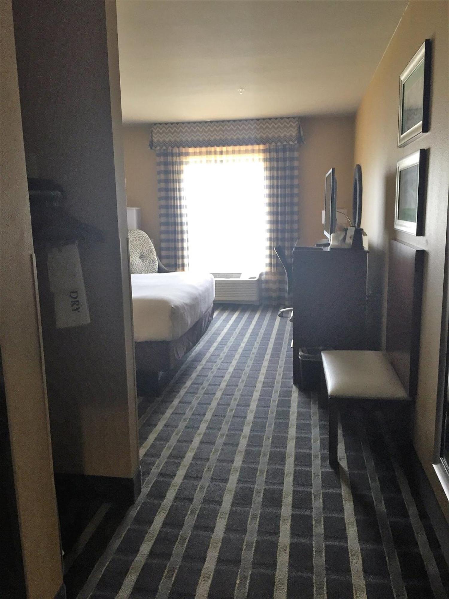 Holiday Inn Express & Suites Perry-National Fairground Area By Ihg Εξωτερικό φωτογραφία