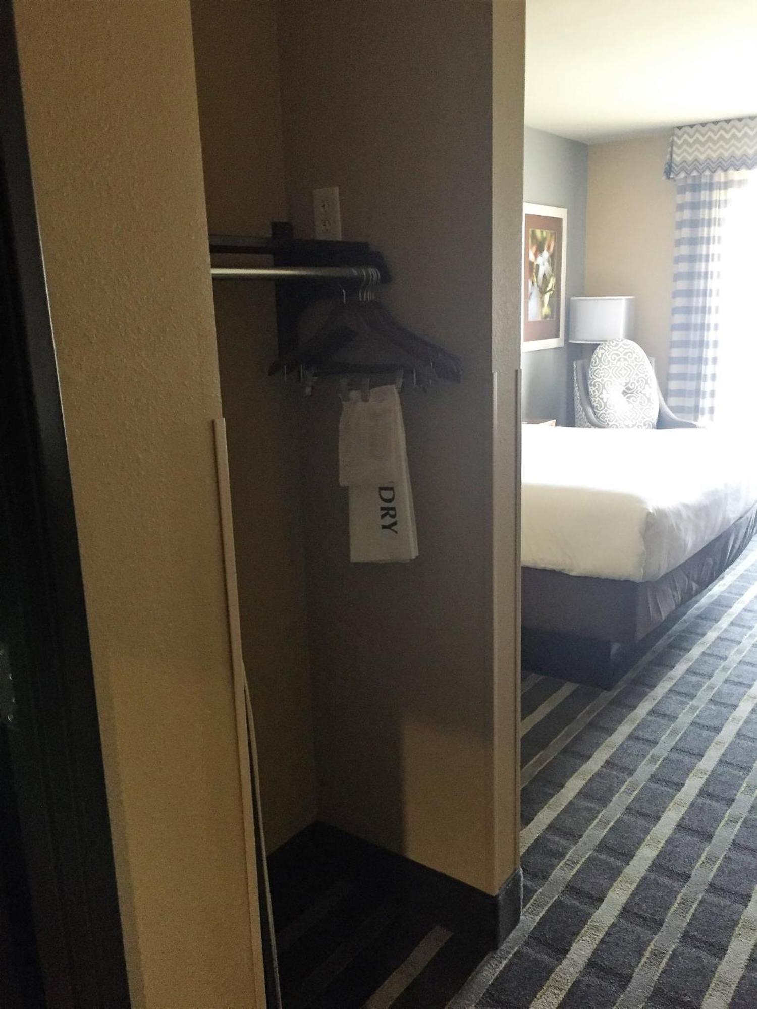 Holiday Inn Express & Suites Perry-National Fairground Area By Ihg Εξωτερικό φωτογραφία