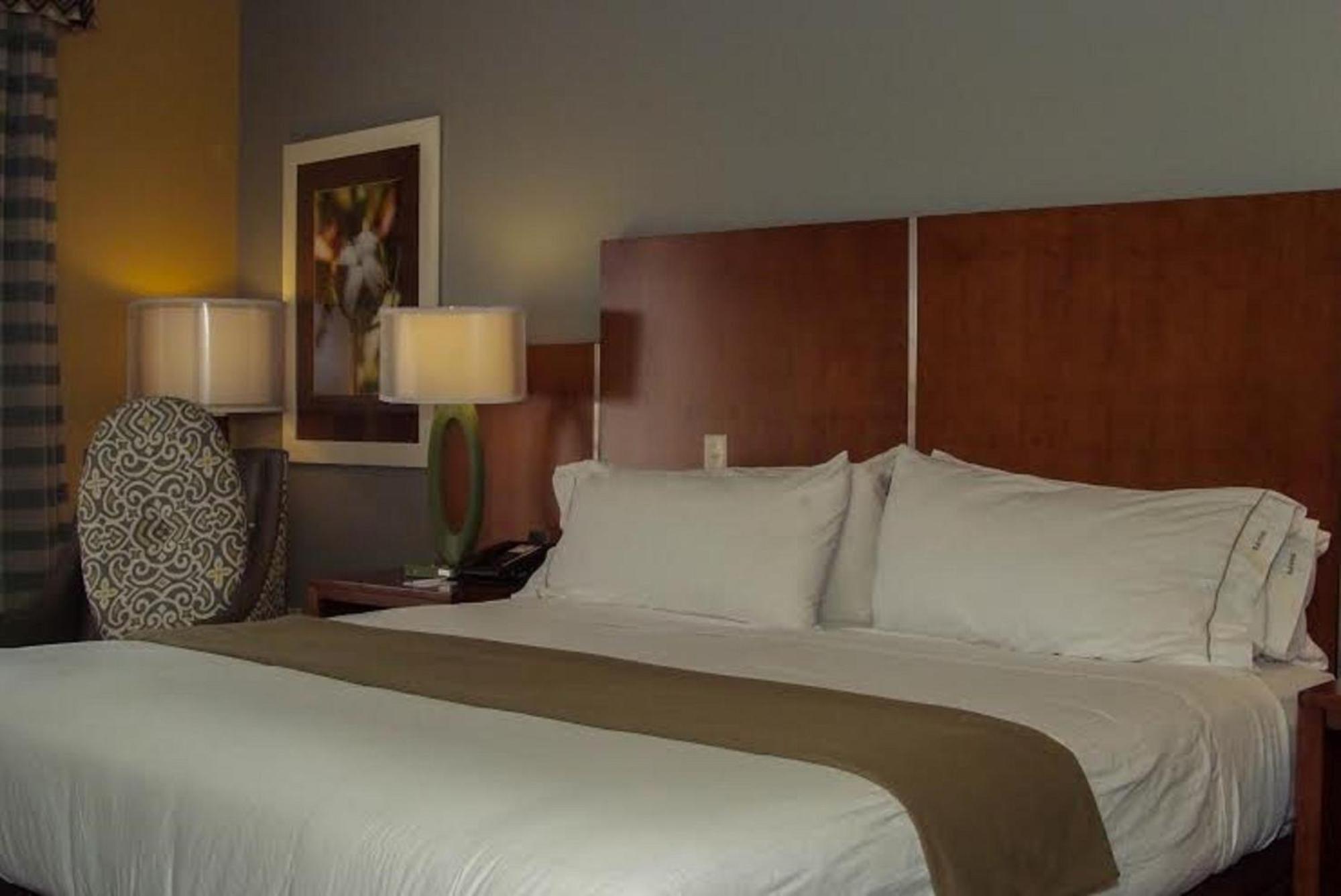 Holiday Inn Express & Suites Perry-National Fairground Area By Ihg Εξωτερικό φωτογραφία