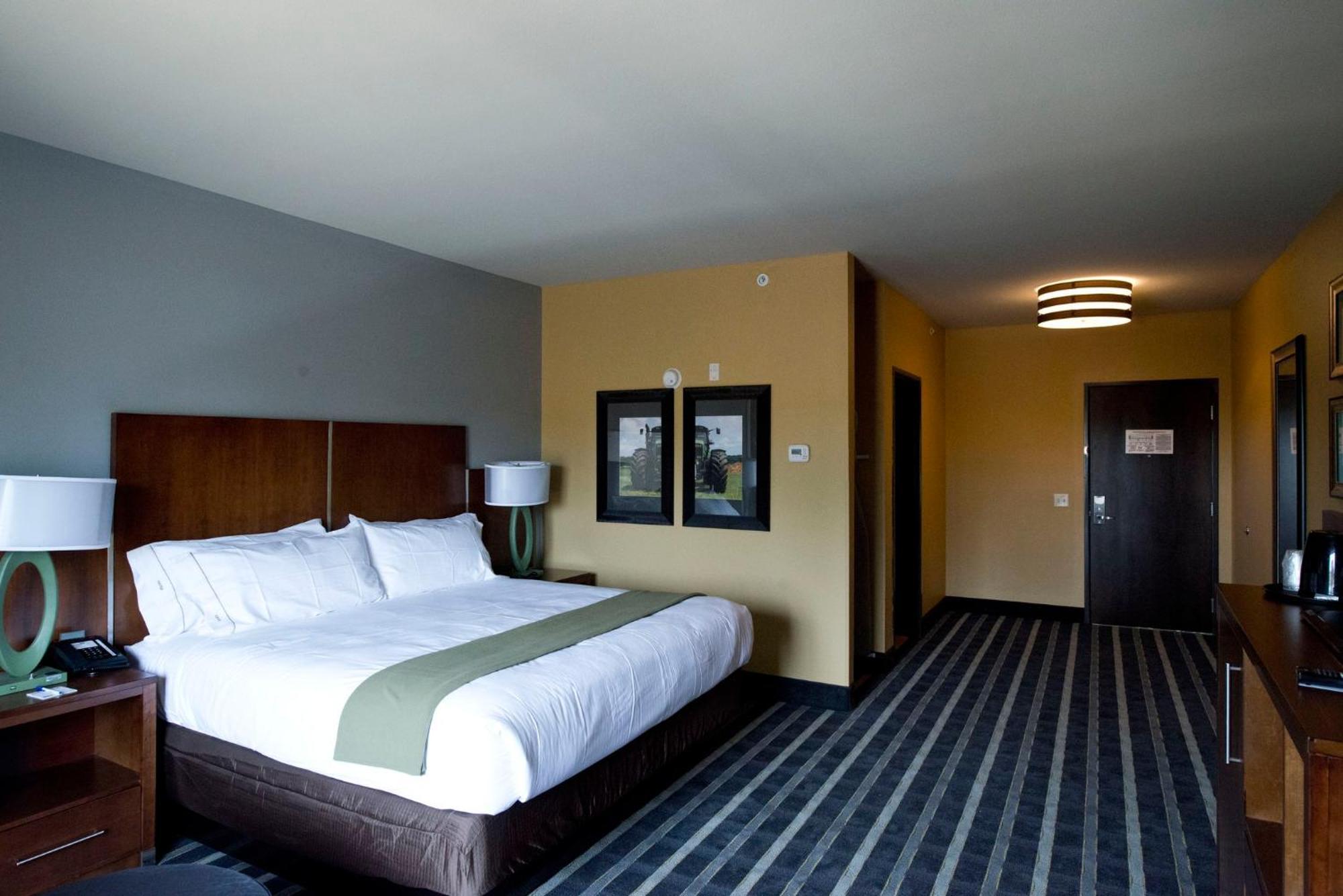 Holiday Inn Express & Suites Perry-National Fairground Area By Ihg Εξωτερικό φωτογραφία